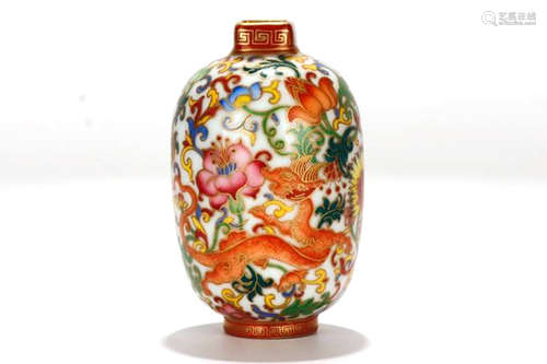 A Chinese Famille-Rose Porcelain Snuff Bottle