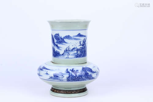 A Chinese Blue and White Porcelain Vase