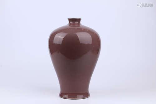 A Chinese Monochrome-Glazed Porcelain Vase