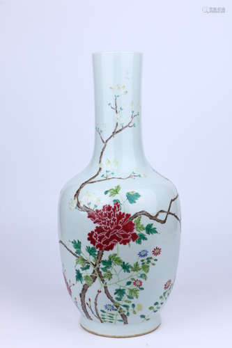 A Chinese Famille-Rose Porcelain Vase