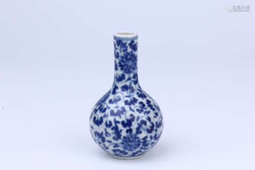 A Chinese Blue and White Porcelain Vase