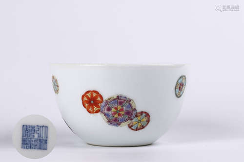 A Chinese Famille-Rose Porcelain Bowl