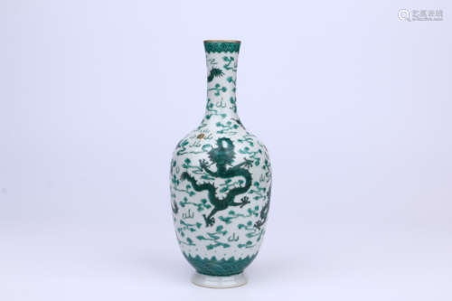 A Chinese Wu-Cai Dragon Pattern Porcelain Vase