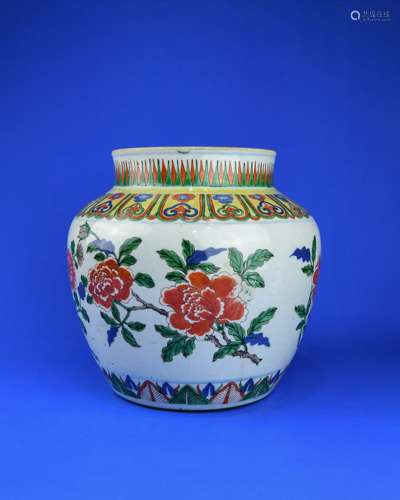 A Chinese Wu-Cai Porcelain Jar