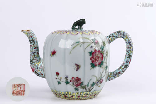 A Chinese Famille-Rose Porcelain Tea Pot