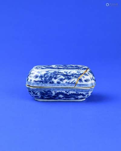 A Chinese Blue and White Porcelain Box