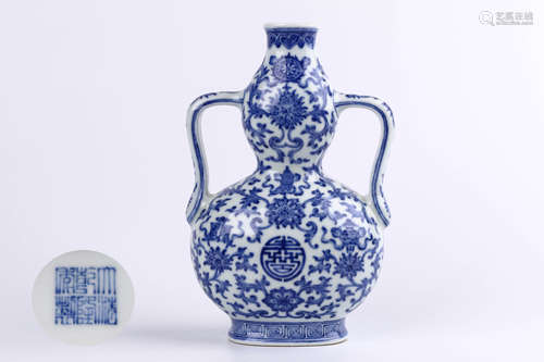 A Chinese Blue and White Porcelain Double Gourd Vase