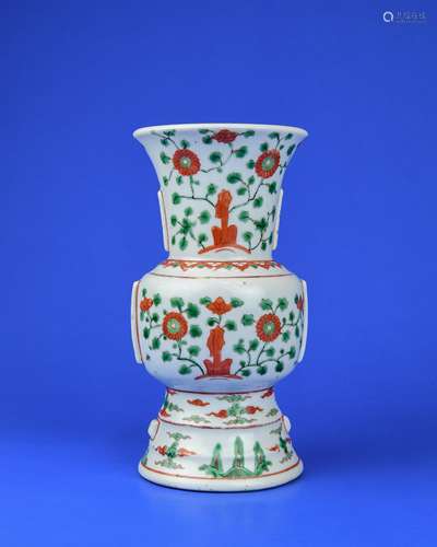 A Chinese Wu-Cai Porcelain Vase