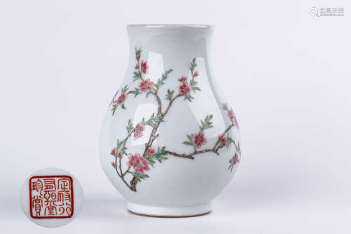 A Chinese Famille-Rose Porcelain Vase