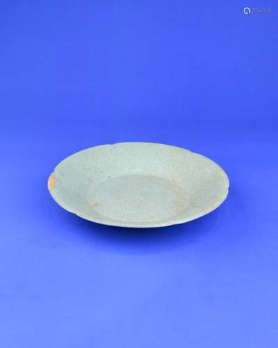 A Chinese Ru-Type Porcelain Plate