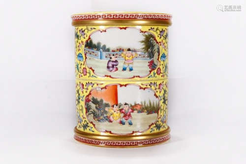 A Chinese Famille-Rose Porcelain Brush Pot