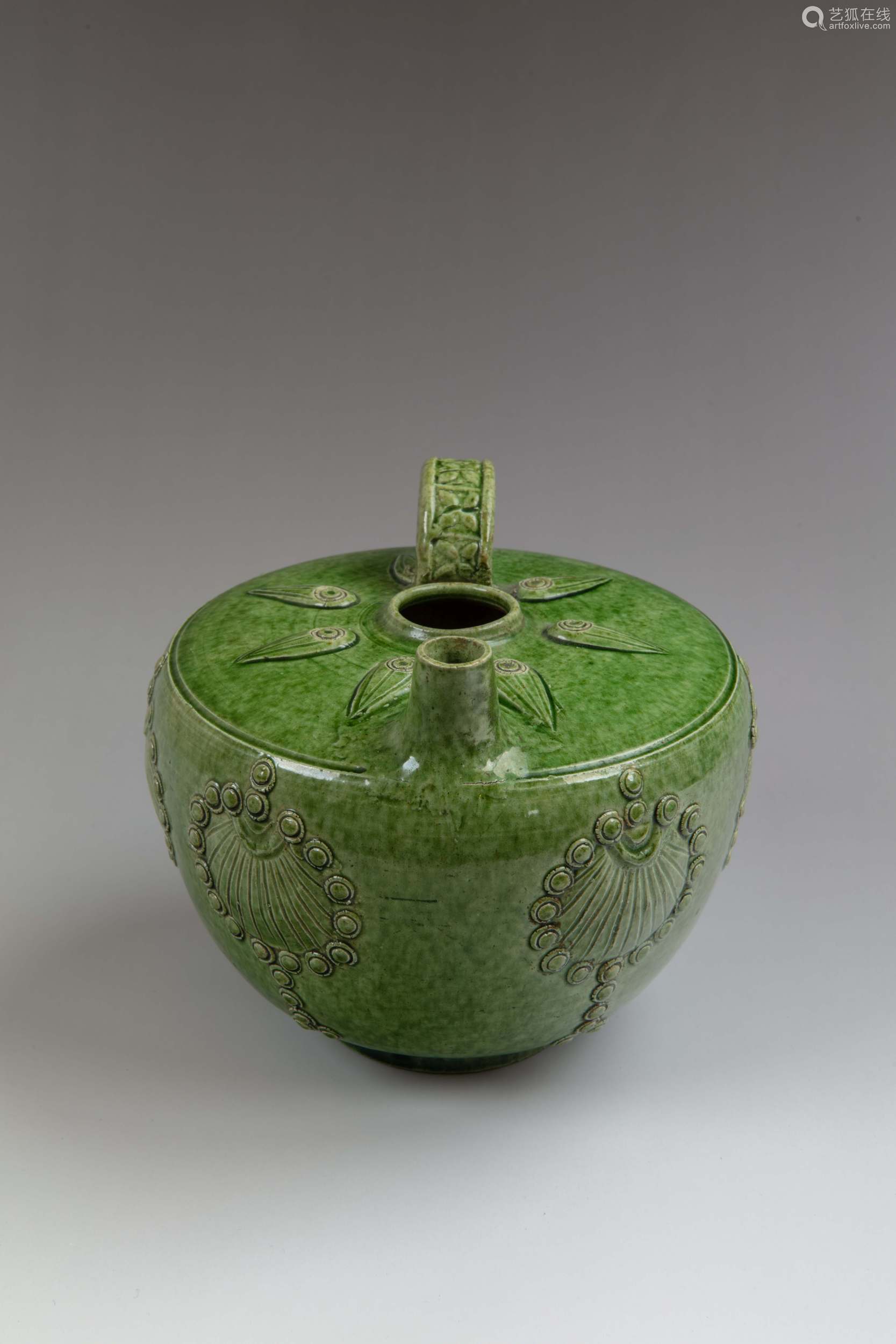 北宋 磁州窑绿釉璎珞纹壶-【成交 价格 图片】