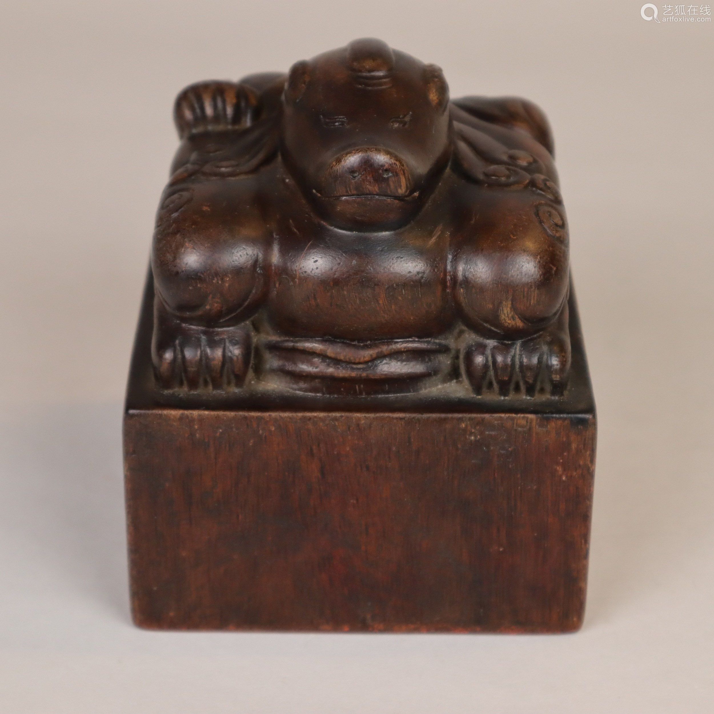 清康熙康熙帝御宝檀香木异兽钮方玺 Deal Price Picture 清康熙康熙帝御宝檀香木异兽钮方玺 Deal Price Picture