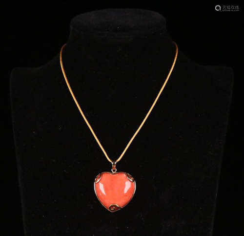 18K GOLD EMBEDDED RED CORAL HEART PENDANT