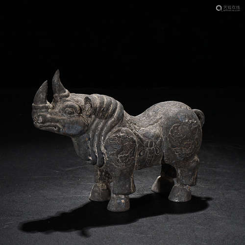 A STERLING SILVER RHINO ORNAMENT