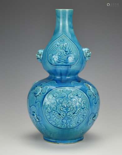 A Chinese Turqoise Glazed Gourd Vase,18/19th C.