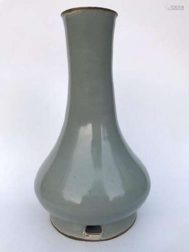 A LONGQUAN-CELADON VASE.ANTIQUE