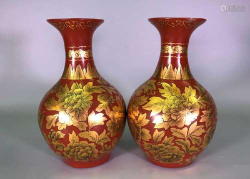 A PAIR  OF GILT-DECORATED LACQUER VASES.MARK OF