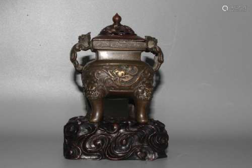 A CARVED BRONZE CENSER AND COVER.ANTIQUE