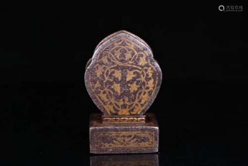 A GOLD-INLAID SILVER SEAL.ANTIQUE