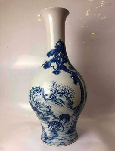 A BLUE AND WHITE VASE.MARK OF YONGZHENG