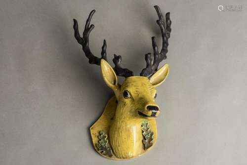 A PORCELAIN DEER HEAD, QING DYNASTY