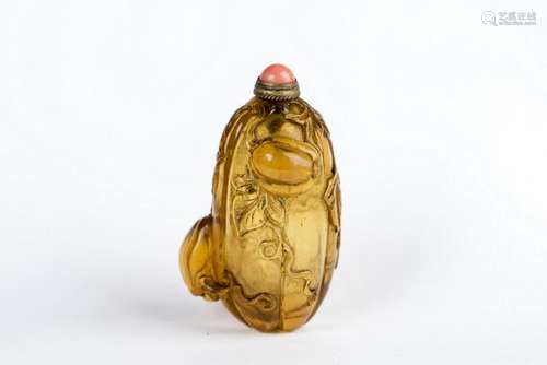 A GALSS SNUFF BOTTLE