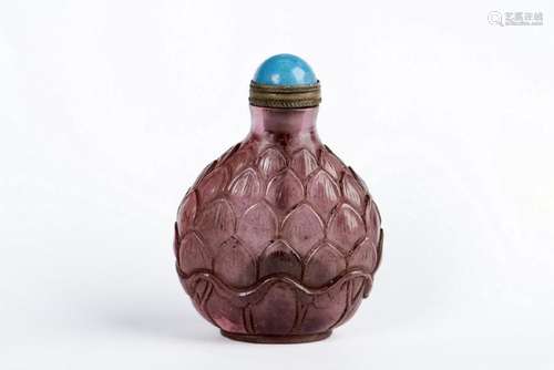 A GALSS SNUFF BOTTLE