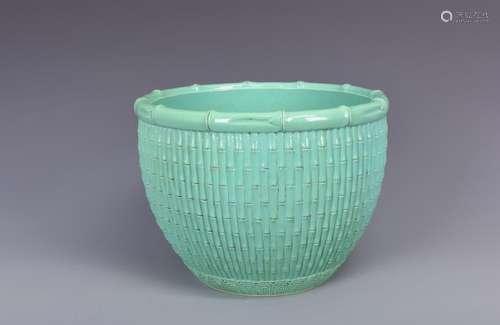 A TURQUOISE GLAZED PORCELAIN JAR