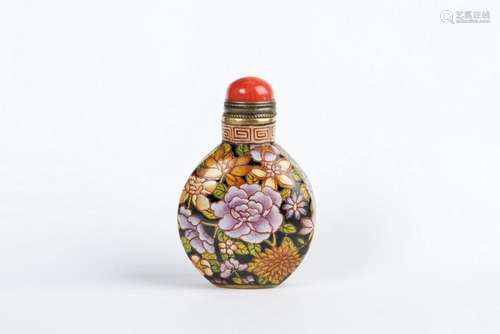 A FAMILLE ROSE 'FLOWER' SNUFF BOTTLE