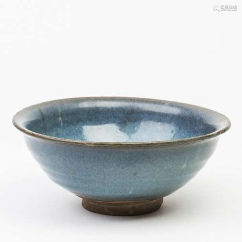 A CERAMIC TEA BOWL