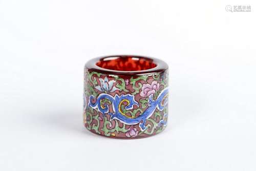 A PAINTED GLASS THUMB RING