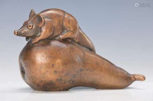 Gernot Rumpf, born 1941 Kaiserslautern, Mouse on pear