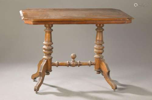 table, German around 1870/80, Walnut massive, walnut