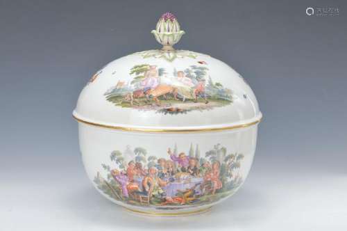 Large Lidded bowl/tureen, Meissen, 19th c., scenes