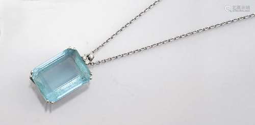 14 kt gold pendant with aquamarine and brilliants