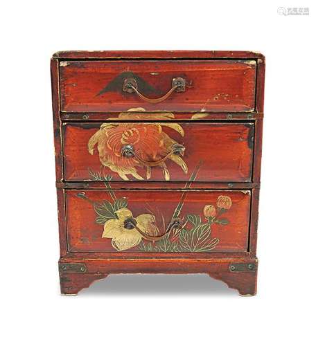 19TH CENTURY JAPANESE LACQUERED JEWELLERY CHEST