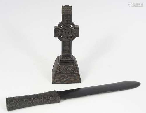 BOG OAK CROSS (MONASTERBOICE)