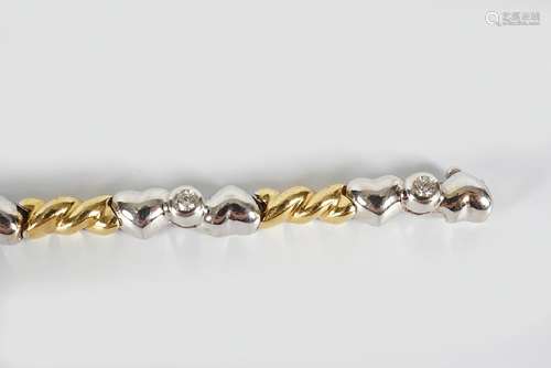 18 CT. TWO TONE DIAMOND SET BRACELET