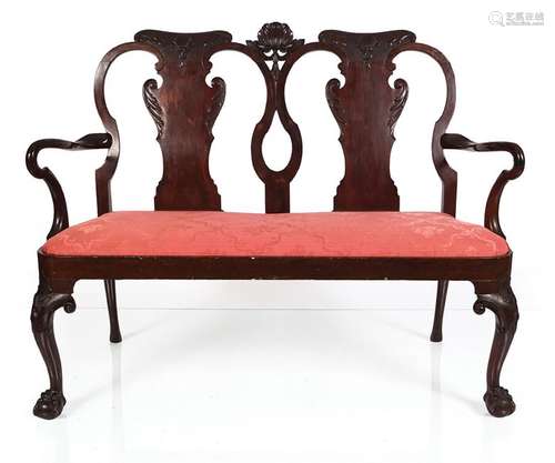 DUBLIN LATE 19TH-CENTURY MAHOGANY HALL SETTEE