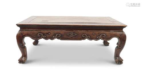 18TH-CENTURY CHINESE QING HUANGHUALI LOW TABLE