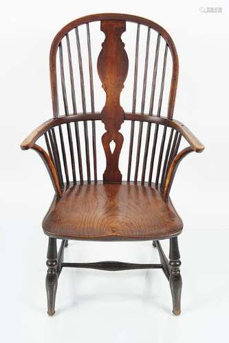 18TH-CENTURY ELM WINDSOR CHAIR