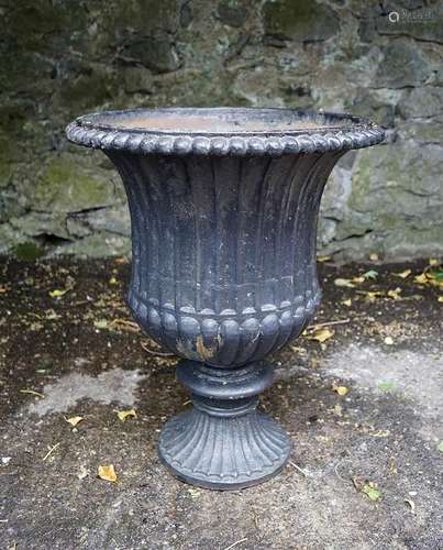 CAST IRON URN