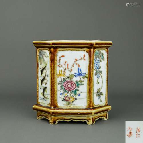 A Chinese Famille-Rose Porcelain Planter
