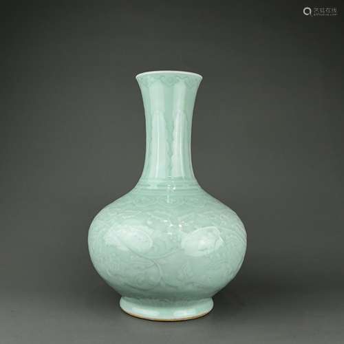 A Chinese Celadon Porcelain Vase