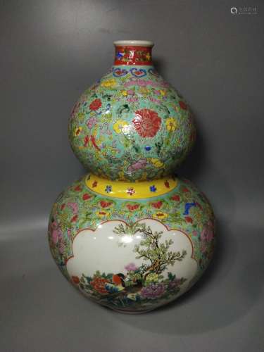 A Chinese Famille-Rose Porcelain Vase