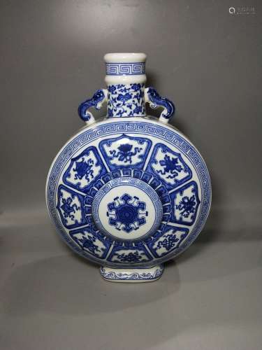 A Chinese Blue and White Porcelain Moon Flask Vase