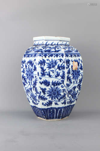 A Chinese Blue and White Porcelain Jar