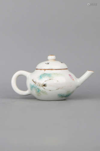 A Chinese Famille-Rose Porcelain Tea Pot