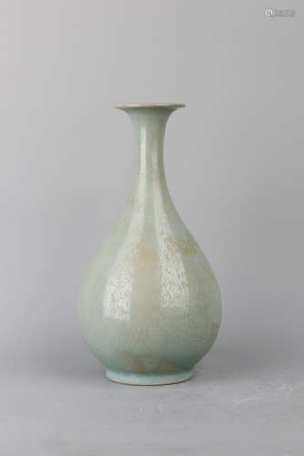 A Chinese Ru-Type Porcelain Vase